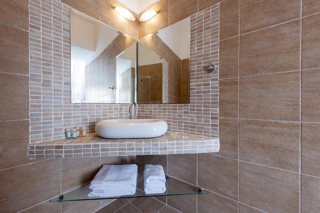 Red Cliff Villa 2Bedroom Villa With Caldera View And Plunge Pool Akrotiri  Exterior photo