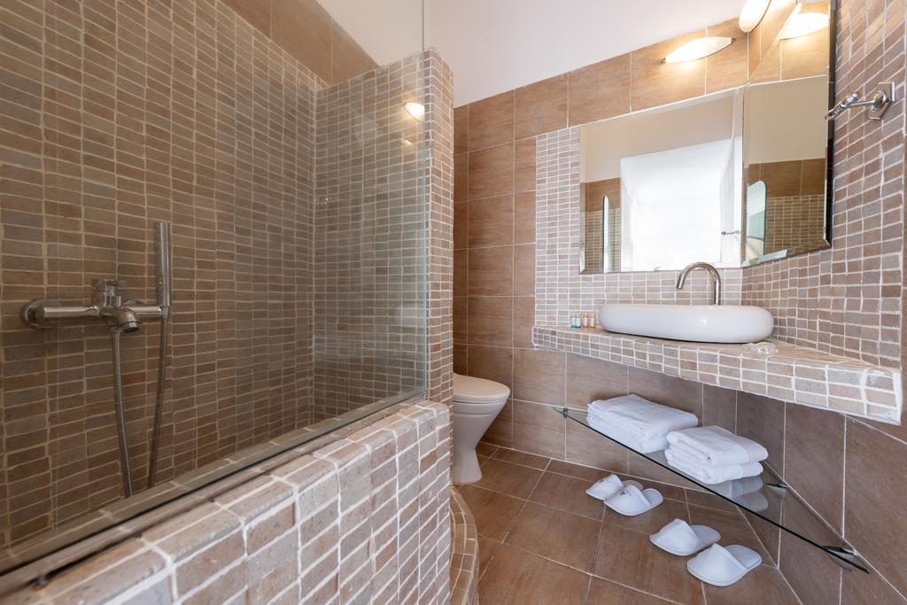 Red Cliff Villa 2Bedroom Villa With Caldera View And Plunge Pool Akrotiri  Room photo
